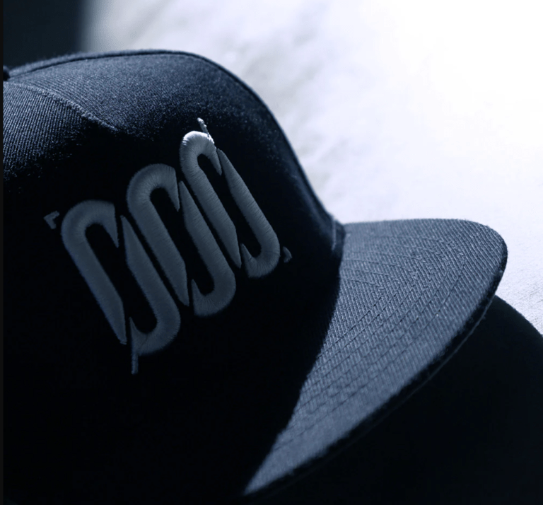 000 EMBROIDERED PUFF CAP